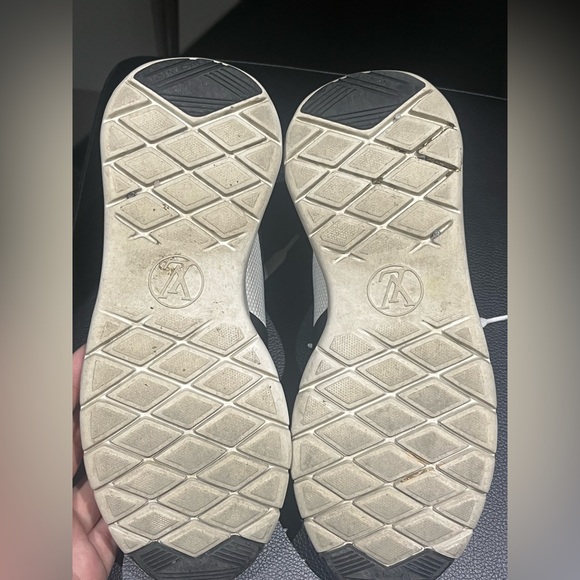 Lv women’s runners - Picture 5 of 12